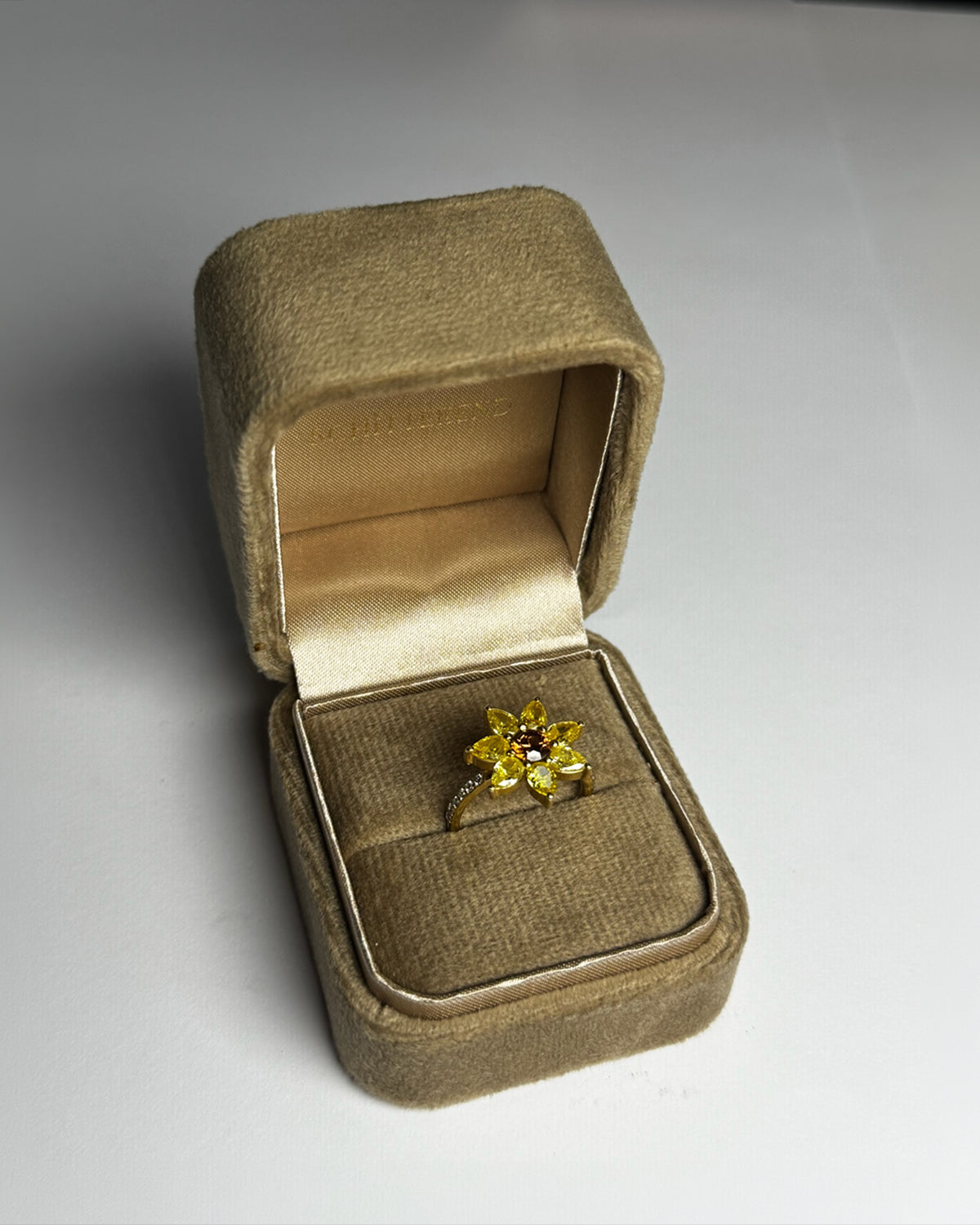 Sunflower - 18kt golden ring